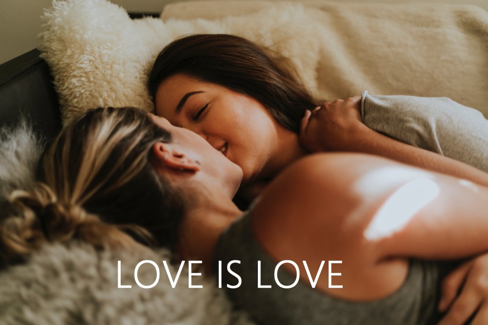 Comment faire l'amour à une femme Quelques conseils que vous trouverez utiles pour améliorer vos performances au lit. Love is love. Gay Ok. Homo. Lesbienne. Love is love. Gay Ok. Homo.jpg